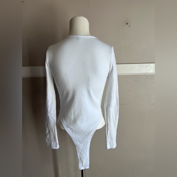 White Long Sleeve 'Babe' Bodysuit Size L - Picture 3 of 4